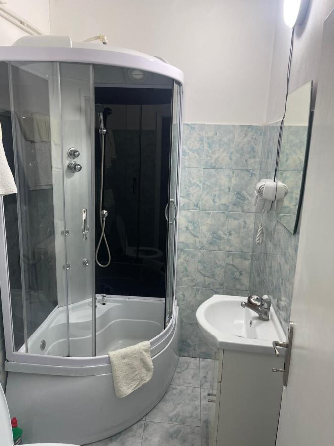 Ana Central Rooms Oradea Eksteriør bilde